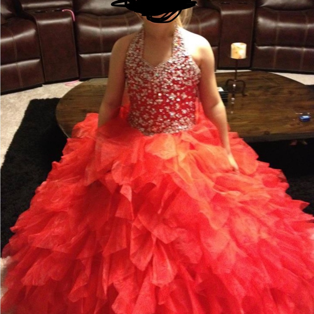 Perfect Angel size 4 pageant dress. Worn once. First runner up.